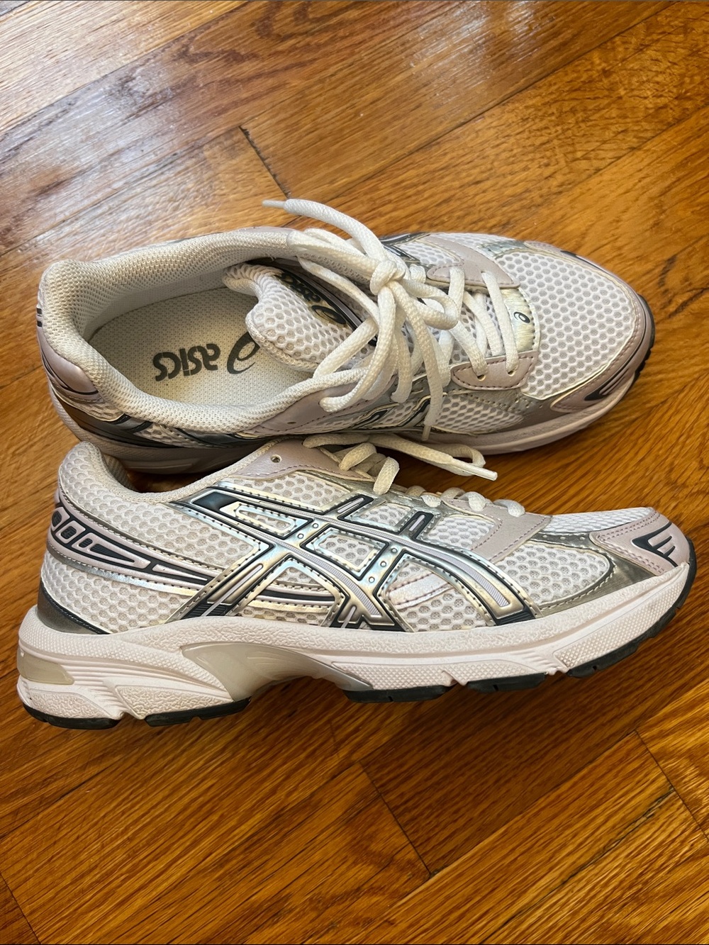 Asics Gel-1130 White and Silver Athletic Running Shoes - Picture 2 of 4